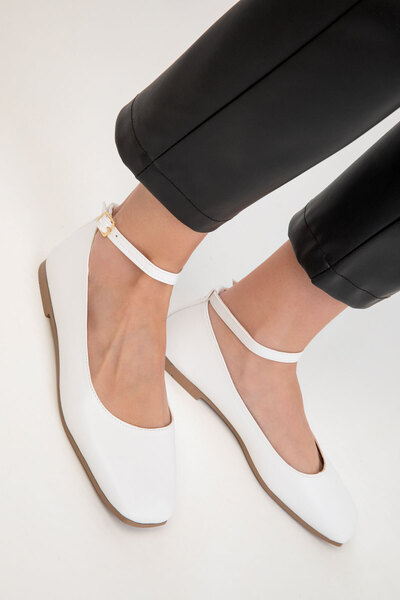 SOHO Women's White Babet 18890