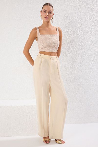 Trendyol Collection Obyčejný pudrový čtvercový pásek za krk Žebrovaný pletený tyl Stylový/noční prsatější