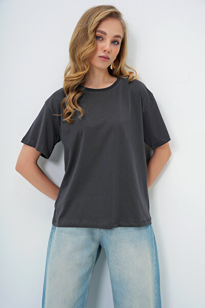 Trend Alaçatı Stili Női antracit nyakú Basic póló ALC-X13684
