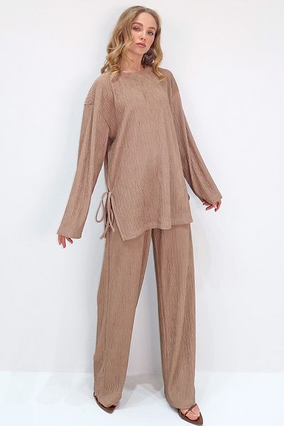 Trend Alaçatı Stili Women Dark Beige Bicycle Neck Lacing Detailed Wide Cut Blouse and Pants Suit Alc-X13701