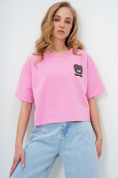 Trend Alaçatı Stili Pink Crew Neck Motif Women's Oversize Crop T-Shirt Alc-X13675