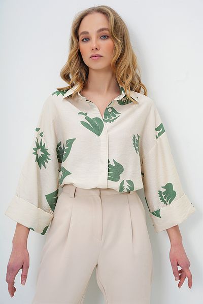 Trend Alaçatı Stili Damen-Hemd mit doppeltem Bündchen und Blattmuster in Grün und Beige ALC-X13785