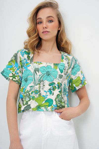Trend Alaçatı Stili Grüne Damenbluse mit quadratischem Ausschnitt und gewebtem Muster ALC-X13794