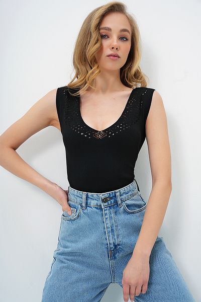 Trend Alaçatı Stili Women's Black Front Back V-Neck Openwork Summer Knitwear Blouse Alc-X13753