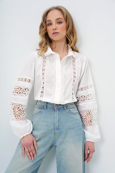 Trend Alaçatı Stili Cămașă țesătă cu design detaliat din guipură albă și scoici pentru femei ALC-X13719
