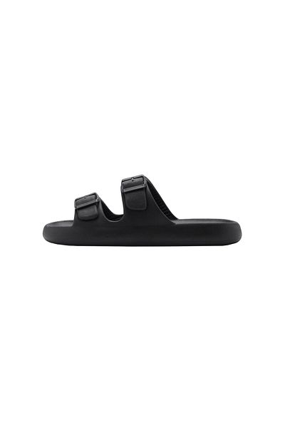 MANGO Černé pánské pantofle 67086000