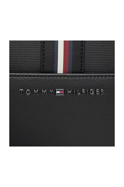 Tommy Hilfiger Fekete férfi 30x45x15 cm-es hátizsák TH CORPORATE BACKPACK