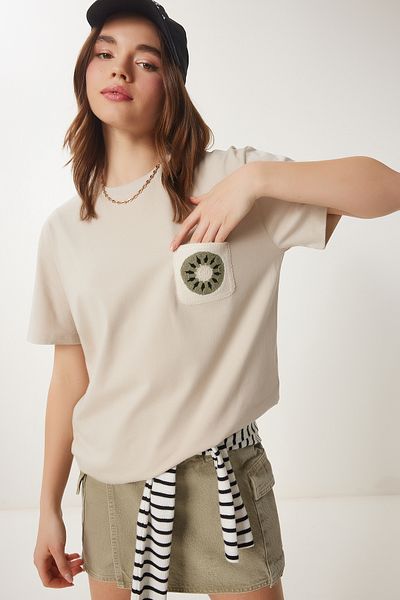 Happiness İstanbul Cremefarbenes Damen-T-Shirt aus Baumwolle mit Stickerei und Taschen CR00451