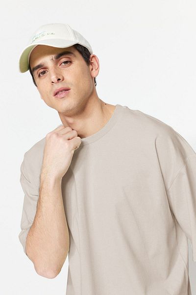 Trendyol Collection Übergroßes, steinfarbenes 100 % T-Shirt – TMNSS22TS0318