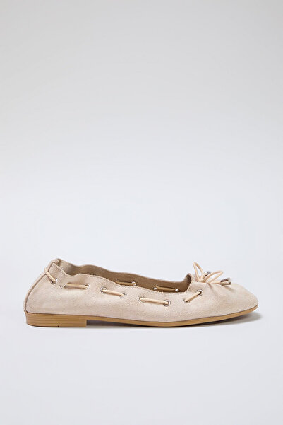 TRENDYOL SHOES Béžové šněrování s detailním mandlovou špičkou dámské baleríny Takss25Be00004