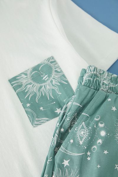 Trendyol Collection Ecru Green Potištěné Regular Fit Pletené šortky Pyžamo Set TMNSS24PT00018