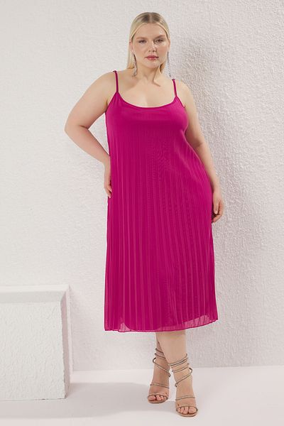 Trendyol Curve Flexible Pleated Fuchsia Maxi Dress - Slit Detail, A-Line Tbbss25Ah00128