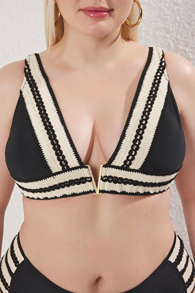 Trendyol Curve Μαύρη λωρίδα μοτίβο Λεπτομερής μπλούζα μπικίνι μεγάλου μεγέθους με αξεσουάρ V TBBSS25CT00013