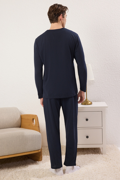 Trendyol Collection Námořnická modrá Regular Fit Pletená pyžamová souprava s potiskem TMNAW25PT00013