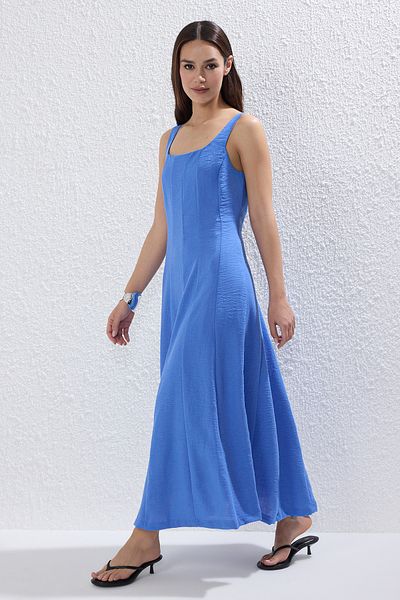 Trendyol Collection Rochie țesătă căptușită cu bretele din spate, albastru bleumarin, cu decolteu pătrat, cu detaliu de cupă TWOSS25EL00133