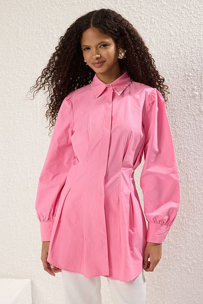 Trendyol Modest Rosa gewebtes Hemd mit Perlendetail an der Taille TCTAW24TG00027