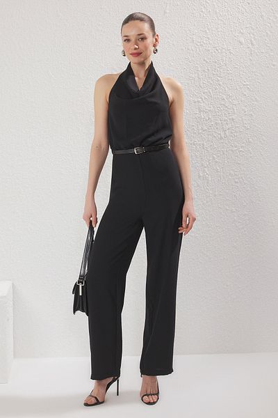 Trendyol Collection Schwarzer Overall mit gewölbtem Dekolleté und weitem Bein TWOSS25TU00021
