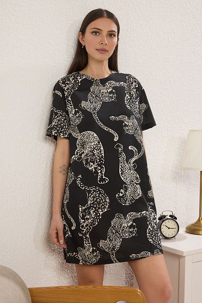 Trendyol Collection Dunkelanthrazitfarbenes gestricktes Nachthemd aus 100 % Baumwolle mit Tiermuster THMSS25GC00022