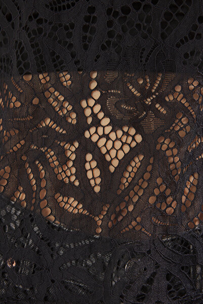 Trendyol Collection Μαύρη δαντέλα κανονική/κανονική εφαρμογή πλεκτή μπλούζα TWOSS25BZ00280