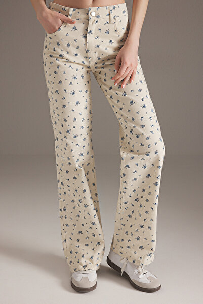 Trendyol Collection Ecru Floral Printed Regular Waist Wide Leg Jeans Twoss25Je00261