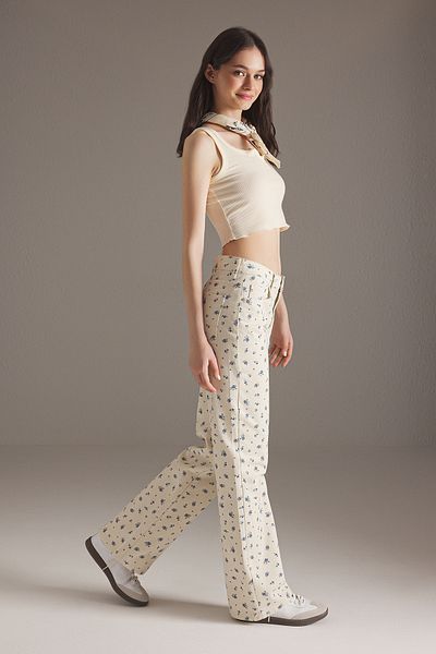 Trendyol Collection Ecru Blume gedruckt normale Taille weites Bein Jeans TWOSS25JE00261
