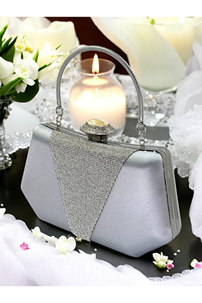 Biçanta Geantă elegantă gri argintiu din material satinat cu detalii argintii...