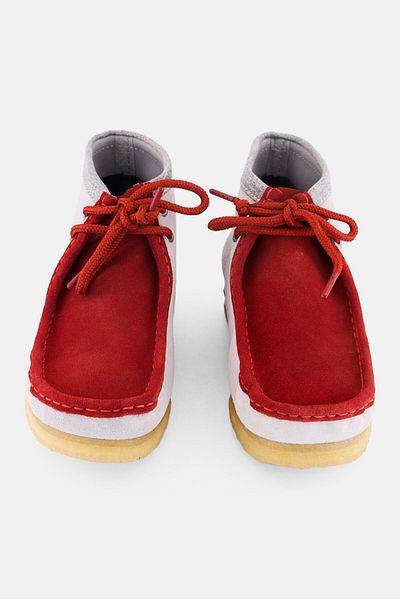 CLARKS Men Standard Wallabee Bt Vcy Lace Up Ankle Boots, Red