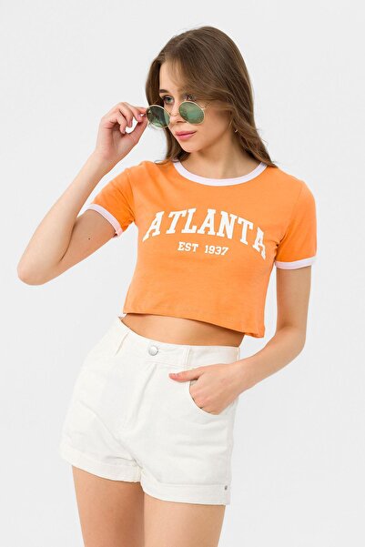 ŞİMAL Short Women's T-Shirt - Model with Print Detail on the Front240006