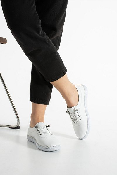 Getcho Pantofi casual albi Lange din piele naturală