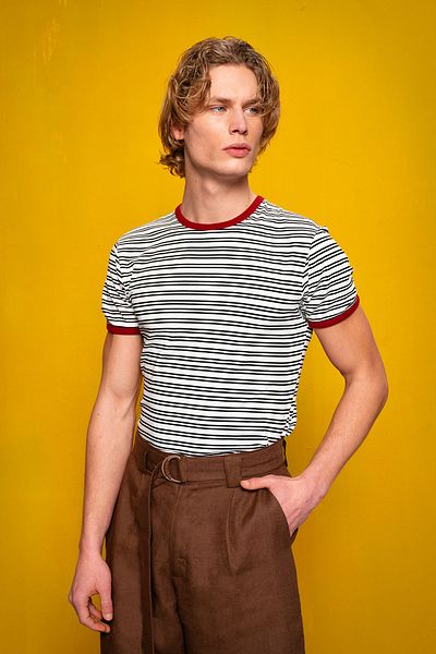 GIESTO ΡΙΓΕΣ ΜΑΥΡΟ T-SHIRT ΛΕΠΤΗ ΕΦΑΡΜΟΓΗ