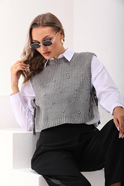 ŞİMAL Трикотажний жіночий светр з боковою деталлю та перловою фурнітурою 245030