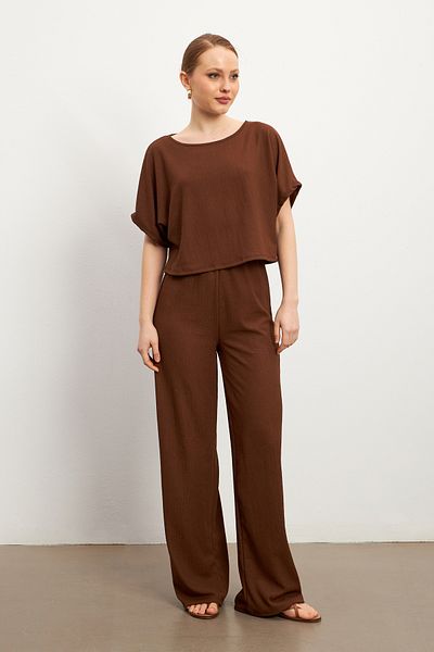 Know Women's Brown Short Sleeve Crinkle Pants Suit