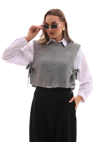 ŞİMAL Трикотажний жіночий светр з боковою деталлю та перловою фурнітурою 245030