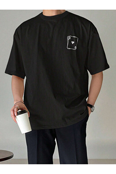 De Carte تي شيرت موسمي برقبة دائرية كبيرة الحجم للجنسين مطبوع عليه بطاقة