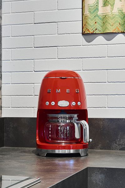 SMEG 50's Style Retro Red Filter Coffee Machine Dcf02Rdeu
