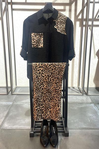 Metpoint Trend42Plus Large Size Ornamental Pocket Detailed Leopard Embroidered Black Shirt