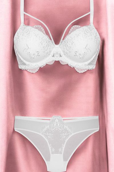 White Velvet Push-Up Bra & Panty Set A1.7O.L2.Q.V
