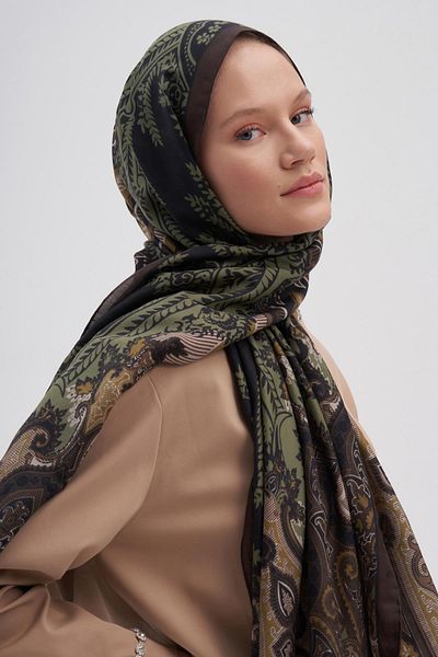 carell Harmony Bitter Brown Early Silk Shawl