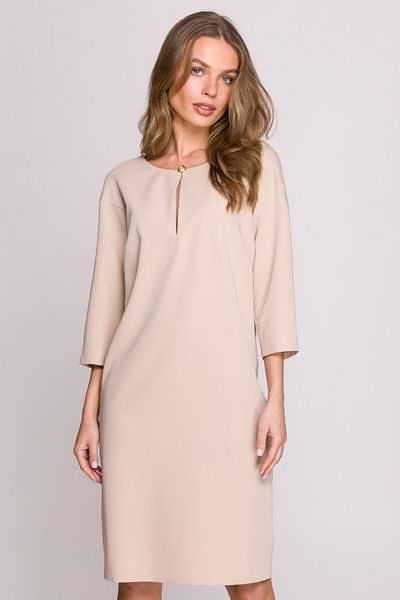 Stylove Šaty voľného strihu s kvapkovým výstrihom