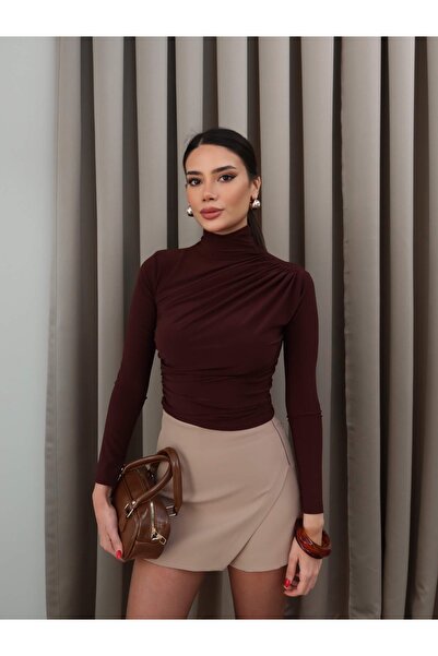 ESRAHELVACI Omuz ve Bel Pile Detaylı Bluz