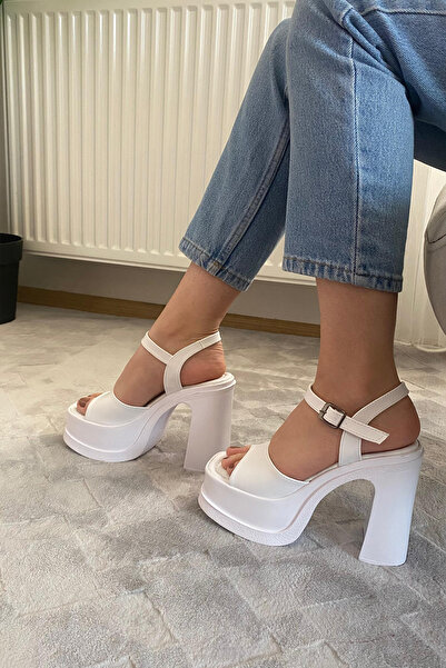 Preshley Kadın Lenisi Beyaz Tek Bantlı (12 cm ) Platform Topuklu Ayakkabı 1010