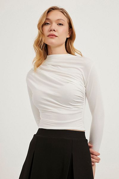 Arma Life Women's Gathered Long Sleeve Stand Collar Ecru Crop Blouse