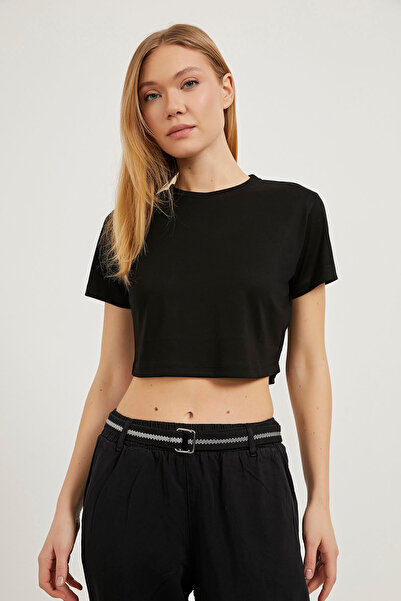Arma Life Γυναικείο στενό καλοκαιρινό μπλουζάκι με λαιμόκοψη μαύρο Crop