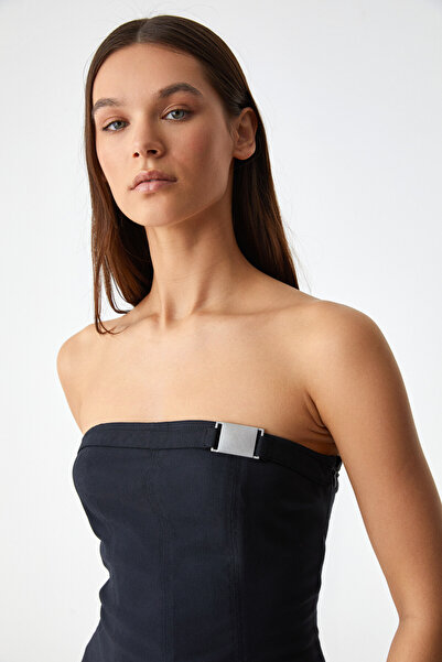 GRIMELANGE Gresas Women's Collarless Sleeveless Buckle Detailed Slim Fit Black Blouse