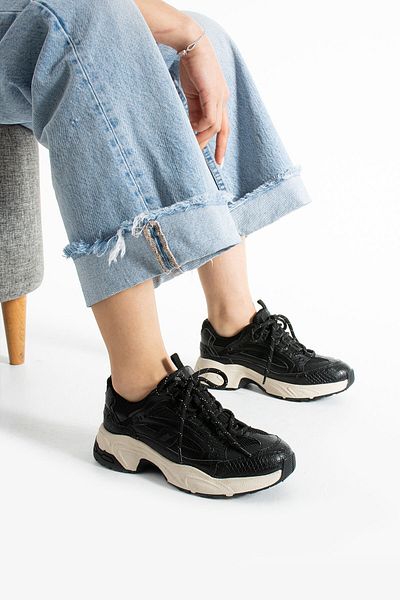 Getcho Dennise Women's Thick Sole Black Sports Shoes Comfortable Daily Walking Sneaker Lace-Up Model