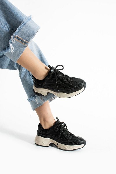Getcho Dennise Women's Thick Sole Black Sports Shoes Comfortable Daily Walking Sneaker Lace-Up Model