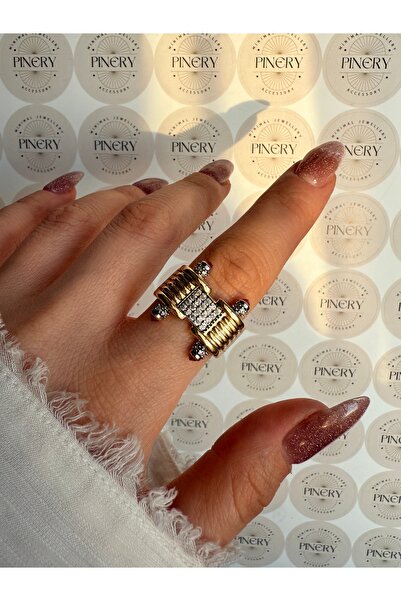 Pinery Jewels VIP SERİ - Yakut Taş Detaylı ve Kare Taşlı Alttan Ayarlamalı Kadın Yüzük