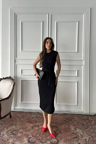 Love Fab Βασικό μίντι φόρεμα με μηδενικό λαιμόκοψη και μανίκια