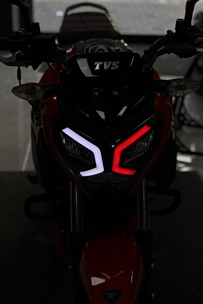 Banxtre TVS Raider Gündüz Ledi için Kırmızı Tekli Sağ Far Filmi Sticker Etiket