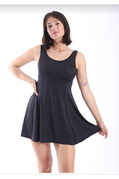 Lio20 Pantaloni scurți Maya Flat Black pentru femei cu mărimi 38-52